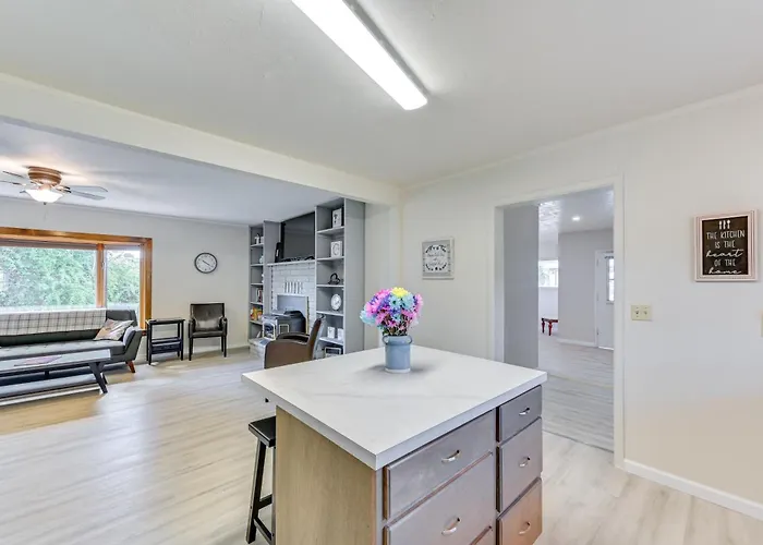 Holiday home Pet-friendly Camp W/ Gas Grill! *