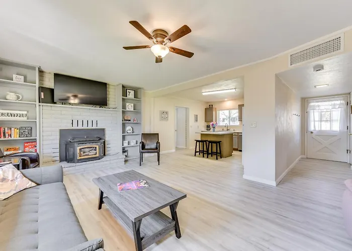 Pet-friendly Camp W/ Gas Grill! *