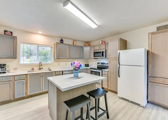 Holiday home Pet-friendly Camp W/ Gas Grill!