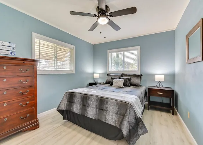 Pet-friendly Camp W/ Gas Grill! Holiday home