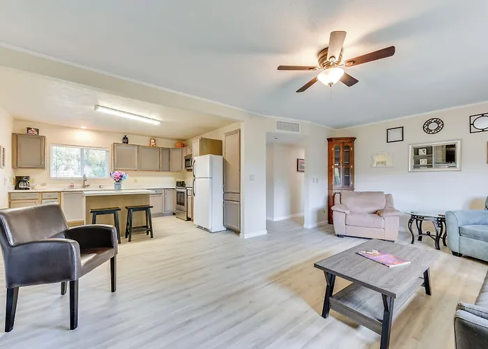 Holiday home Pet-friendly Camp W/ Gas Grill! *